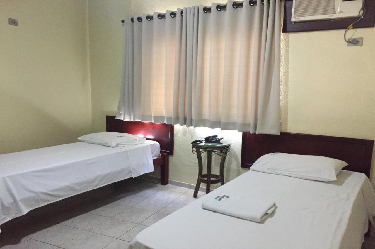 Oyo Hotel Sampaio Itumbiara Exterior photo